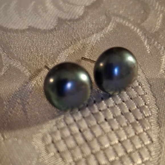 Elegant Black Tahitian Pearl Stud Earrings Sterling - Picture 1 of 3